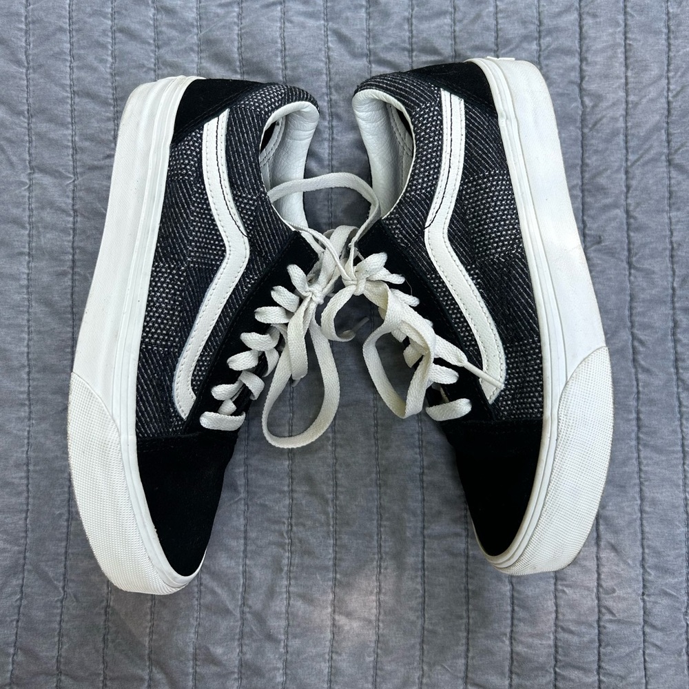 Vans shoes size 7
